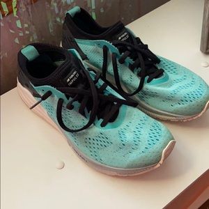 COPY - New balance tennis shoes